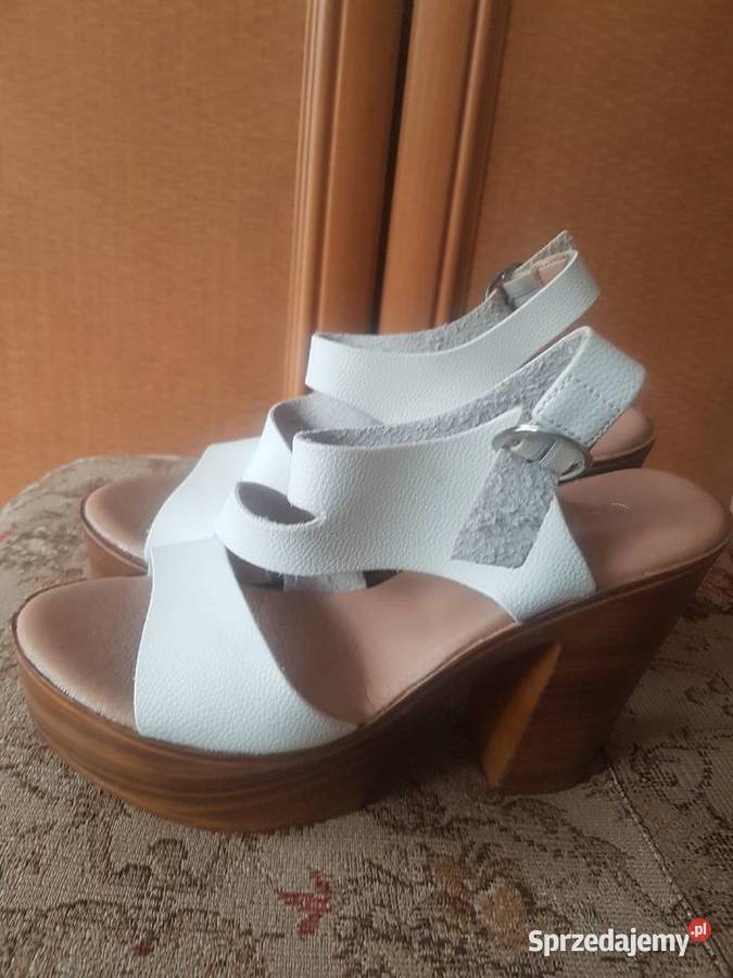 Sanały damskie rozmiar 37 firmy Crucian skóra Sandały i klapki Katowice