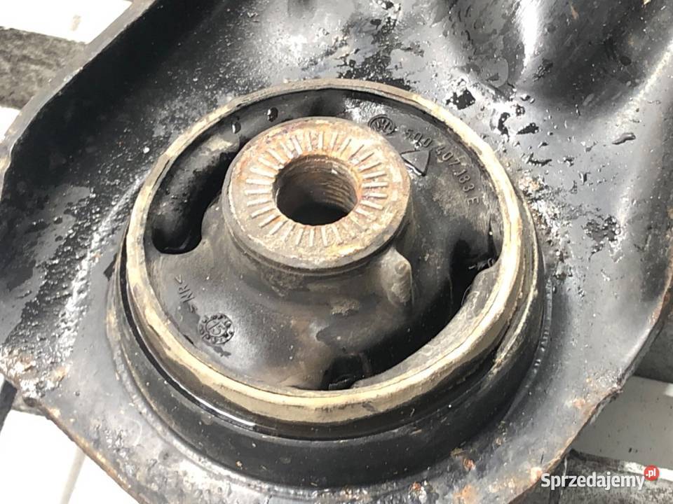 WAHACZ PRAWY PRZÓD VW GOLF VII Hatchback