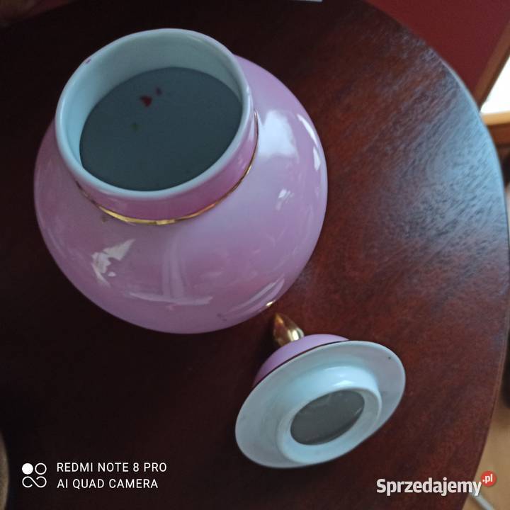 Różowa Amfora PM Import
Ze scenką antyczną w pomorskie