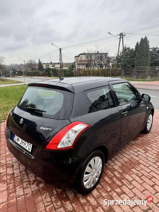 Suzuki Swift Rok produkcji 2011 łódzkie Zgierz