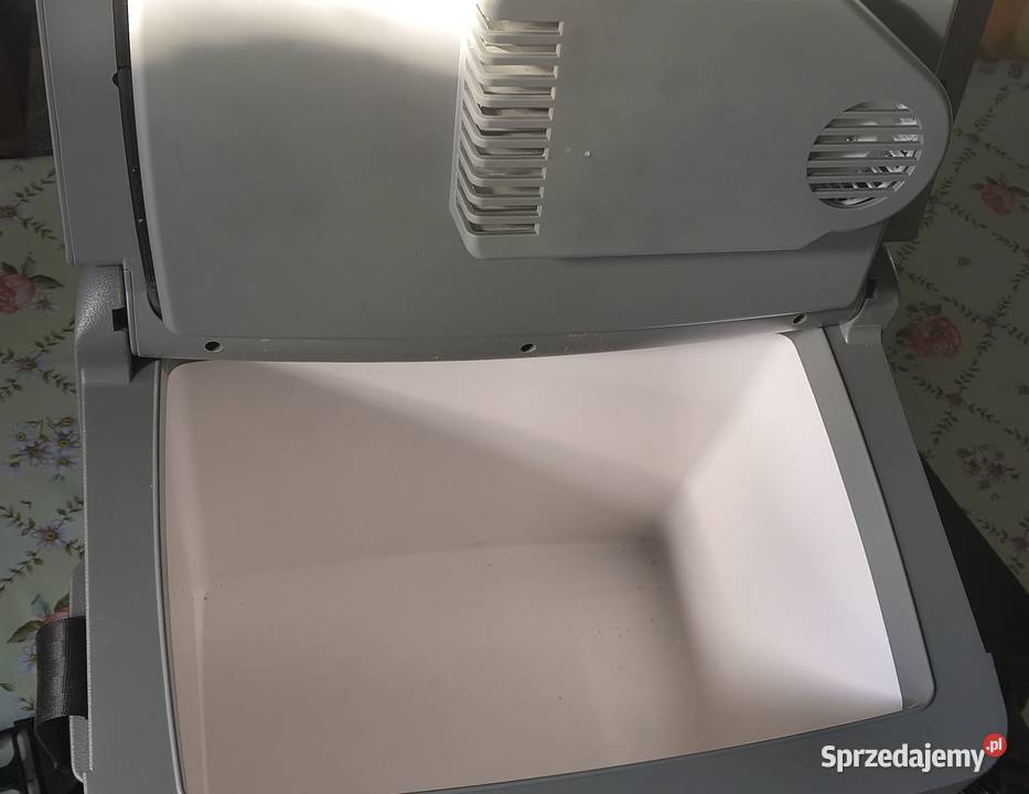 LODÓWKA PRZENOŚNA COOL BOX MERCEDES VITO Tyczyn