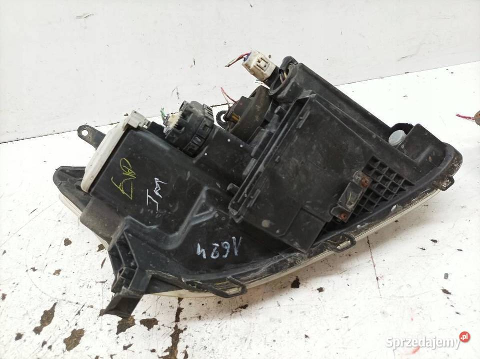 LAMPA PRZÓD LEWA Toyota Avensis II 20032009 Rok produkcji 2004