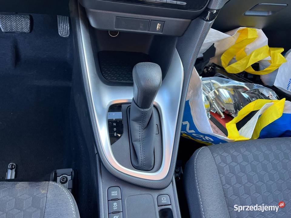 TOYOTA Yaris 15i Hybride 93 Design GS732 Wrocław sprzedam