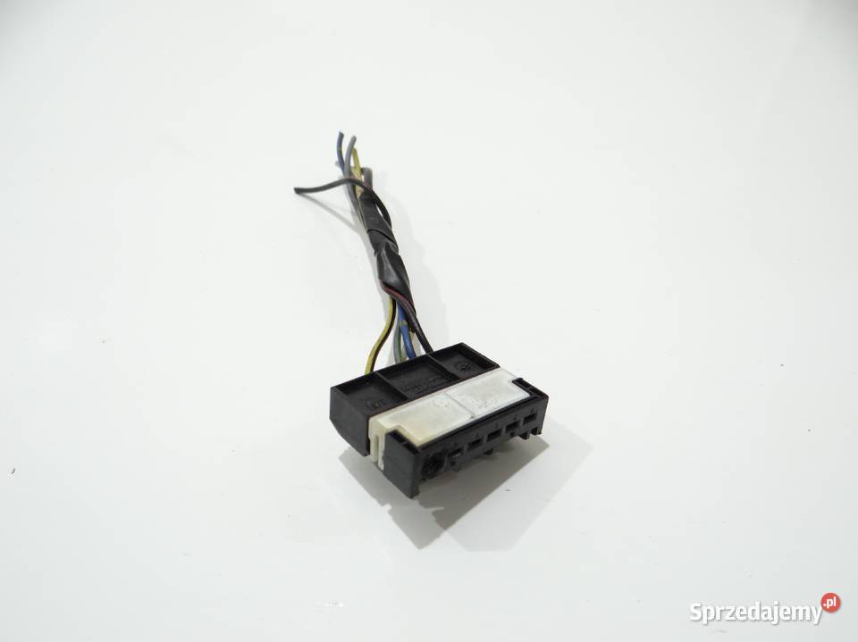 KOSTKA WTYCZKA LAMPY TYŁ W BŁOTNIK KOSBMW E60 osobowe lubelskie Strzyżewice