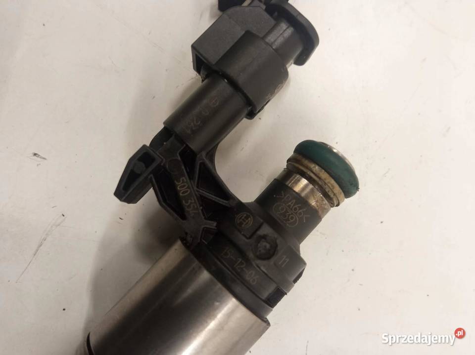 WTRYSKIWACZ 0261500354 04E906036Q 12 TSI Skoda