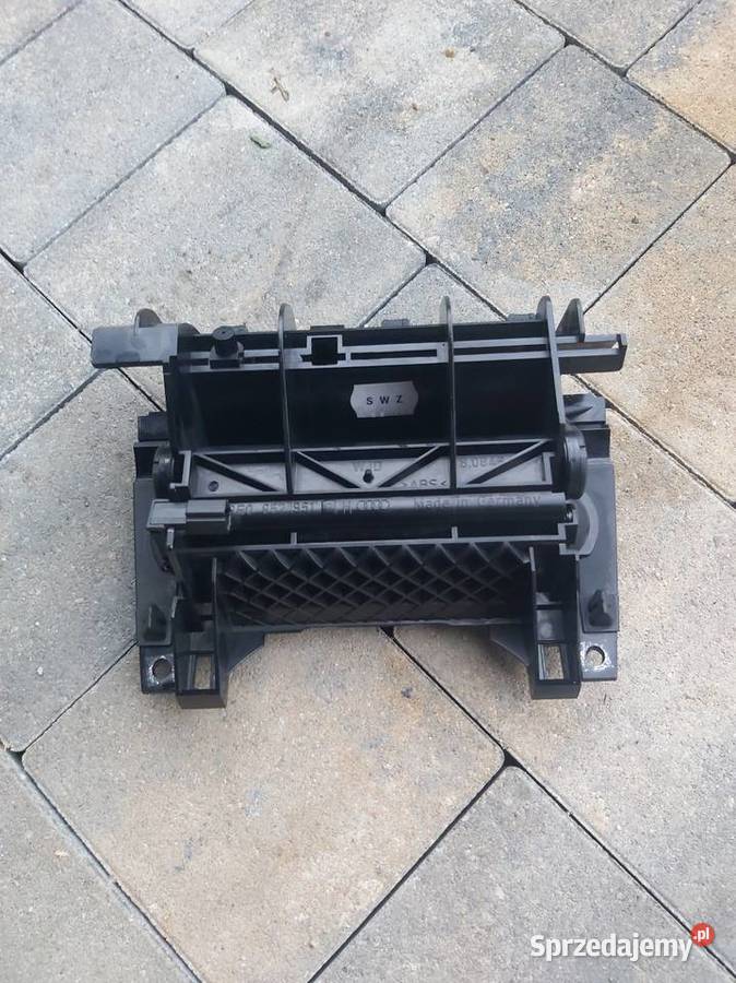Audi A4 B6 Popielniczka 8E0857951H Wielkie Drogi
