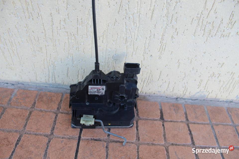 ZAMEK DRZWI LEWY TYŁ 6 PIN OPEL CORSA D 13258265 osobowe