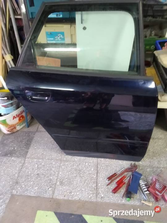 Audi A4B6 kombi drzwi tylne prawe