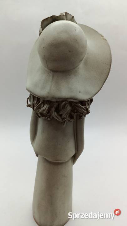 Ceramika kobieta bez twarzy w dużym kapeluszu Zamość