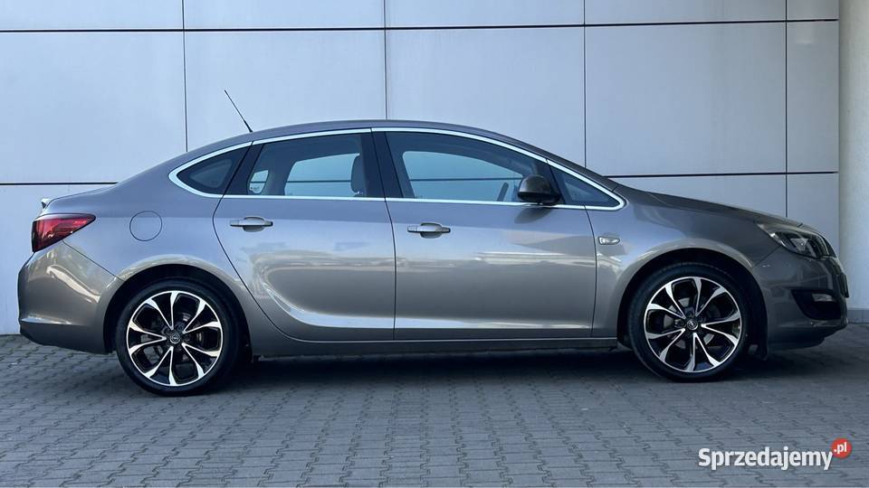 OPEL ASTRA J IV LPG STAN NISKI PRZEBIEG gniazdo AUX śląskie Dąbrowa Górnicza