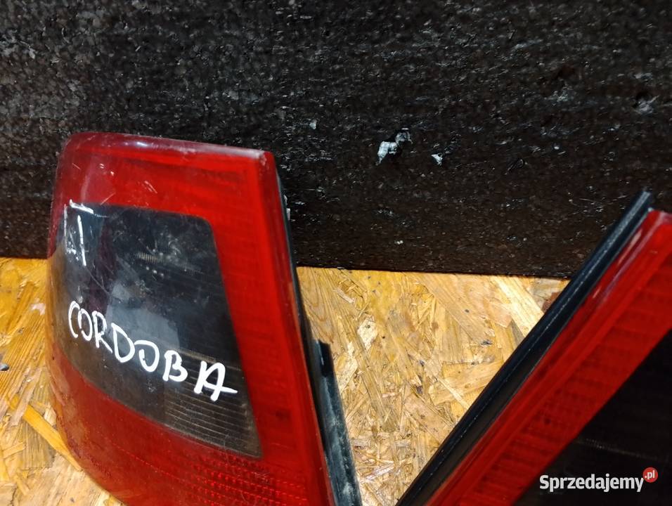 Lampy tył Seat Cordoba Ibiza osobowe Sawin