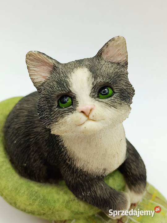 Figurka Leonardo kot w zielonym bucie Zamość