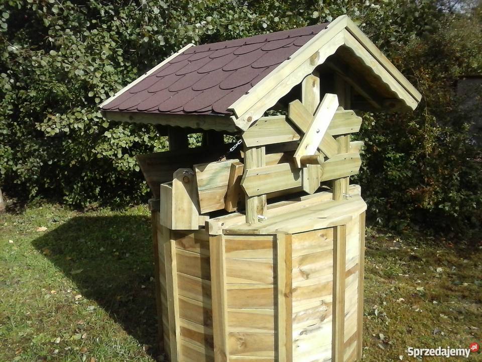 Studniaozdobna drewniana obudowa studni wielkopolskie Chocz