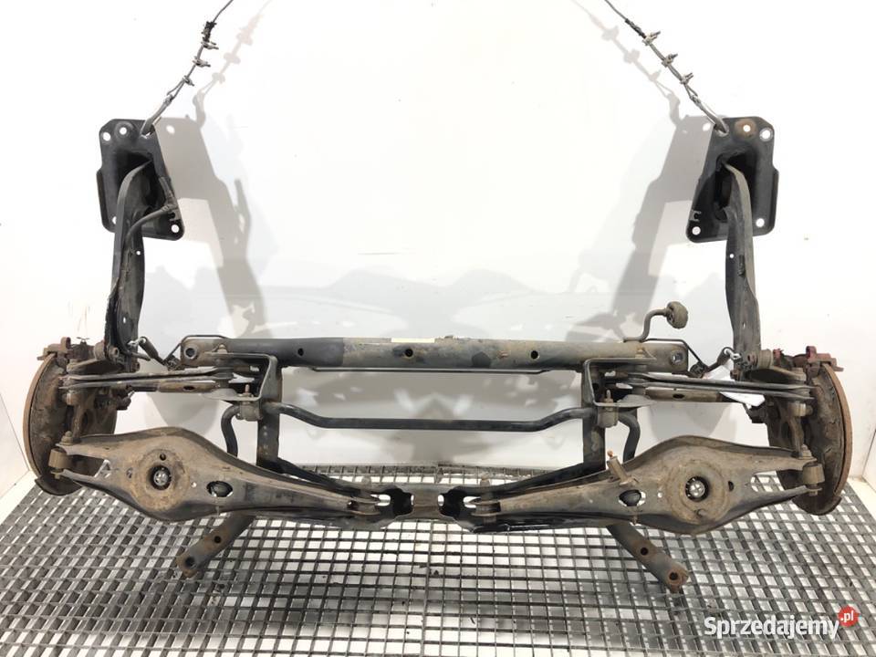 BELKA TYŁ VW GOLF VII Hatchback TYLNA