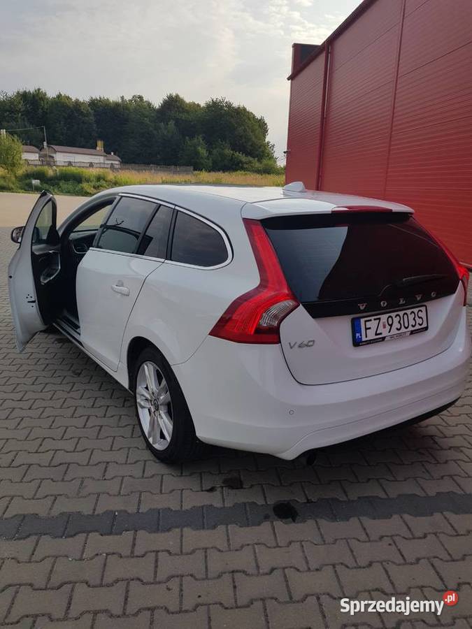 VOLVO V60 D3 2017 salon Polska biały V60 Brzeg