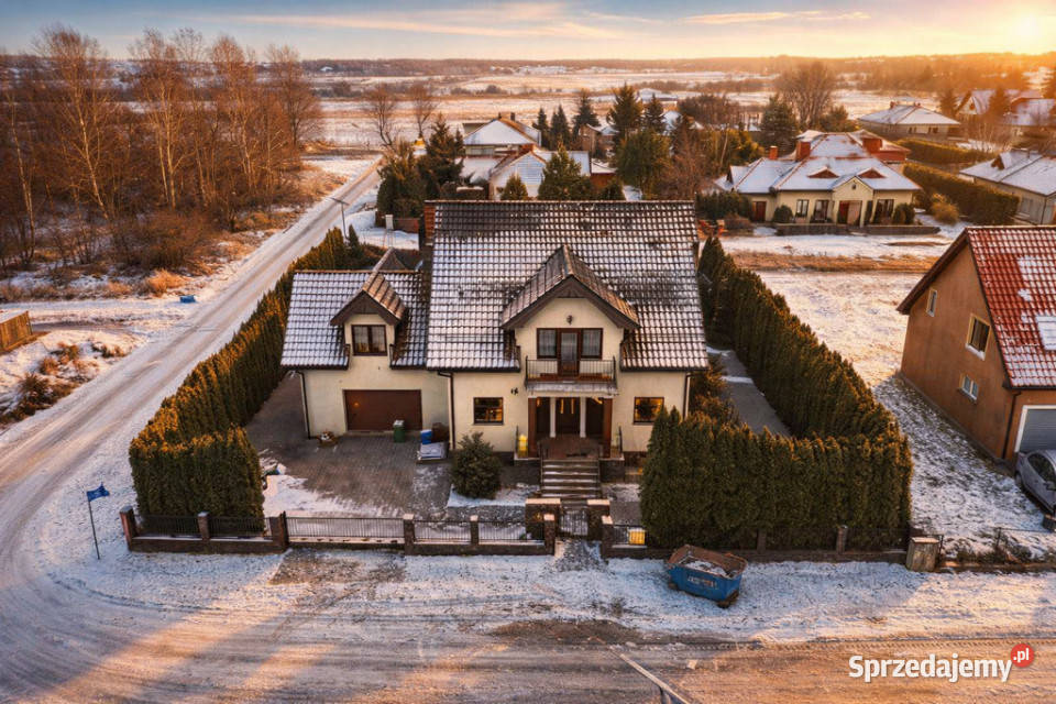 Dom wolnostojący 260 m działka 1040m2 Dołuje sprzedam