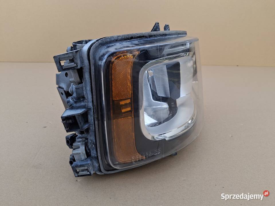 SCANIA R S REFLEKTOR PRAWY FULL LED LAMPA PRAWA