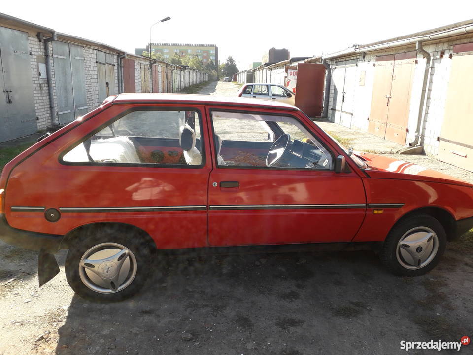 Czerwona garażowana Tavria na chodzie rocznik 93 Poddębice