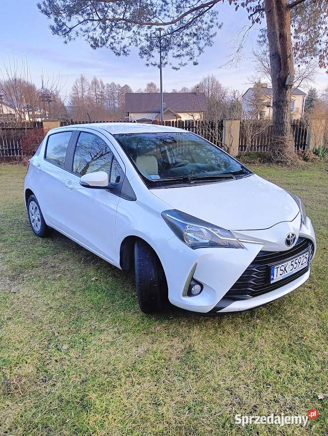 Toyota Yaris Prenium Salon Polska 2018 r benzyna 1500cm3 Suchedniów