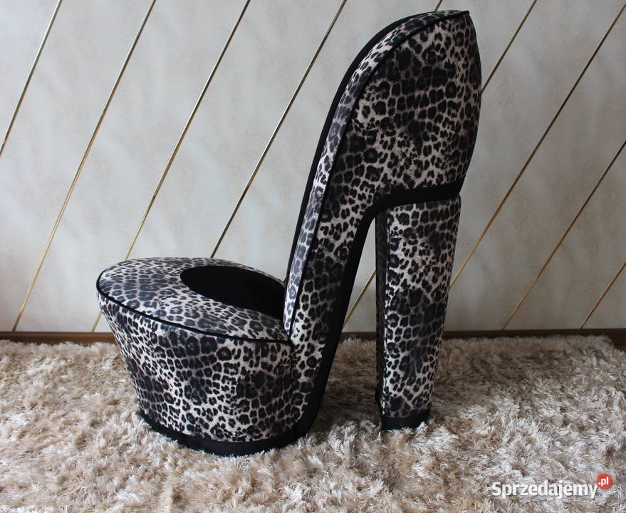 Piękny fotel but damska szpilka plus poduszka Meble Koziegłowy