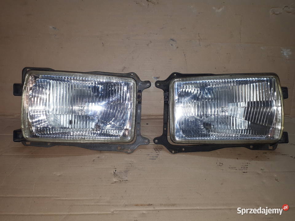 Reflektor Audi 80 B1 z 1978r osobowe Miedźna