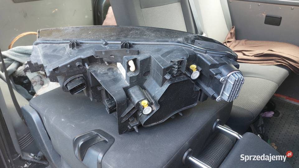 VW ID4 FULL LED PRAWA PRZEDNIA 11B941036M osobowe Iwanowice