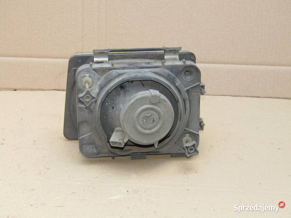 LAMPA PRZEDNIA LEWAPRAWA OPEL CORSA A 1988r Mysłaków