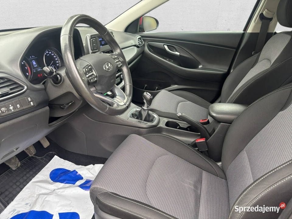 Hyundai i30 15 DPI Classic Z polskiego salonu światła LED Warszawa