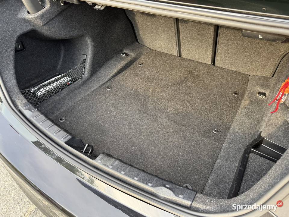Bmw 318d f30 lift Blizne