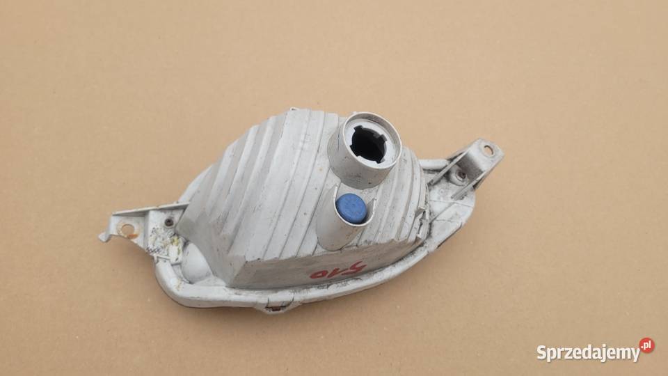 TOYOTA YARIS III LIFT LAMPA PRZECIWMGIELNA PRAWY śląskie Ruda Śląska