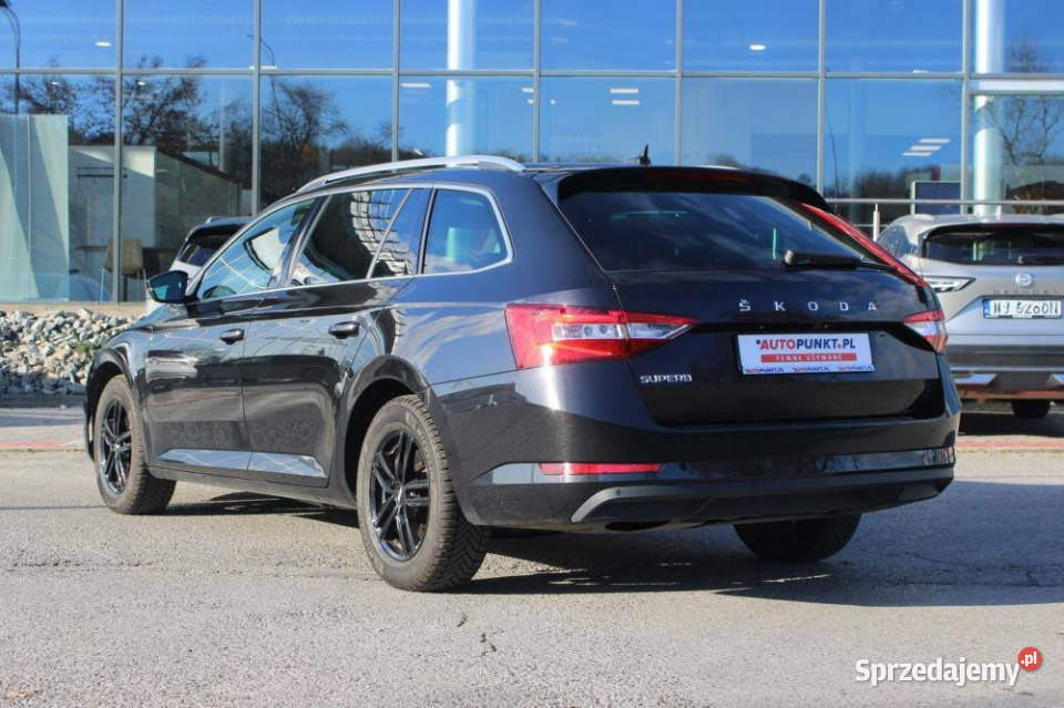 Skoda Superb 2023r niski przebieg fotel z Kraków sprzedam