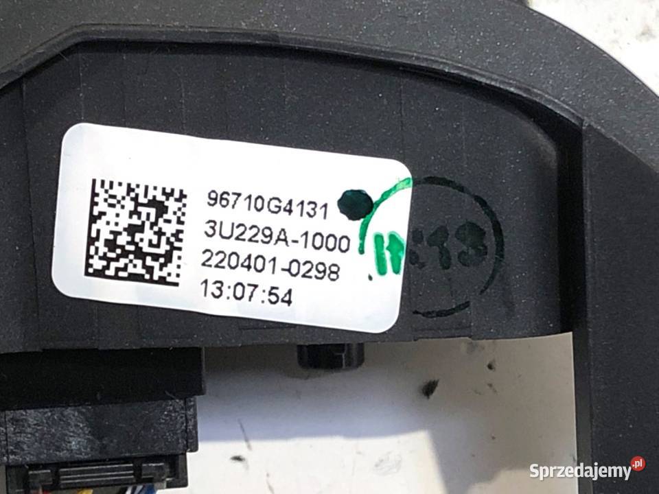 PRZEŁĄCZNIKI KIEROWNICY HYUNDAI i30 96710G4131 osobowe