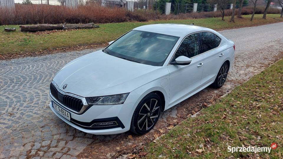 SKODA OCTAVIA IV 14 TSI Style PlugIn iV 204 DSG serwisowany w ASO Octavia Kielce