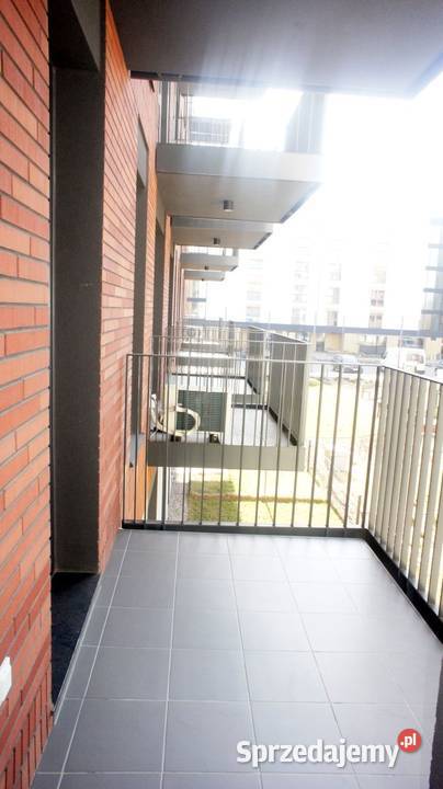 2 pokoje z halą garażową i Internetem w pomorskie Gdańsk