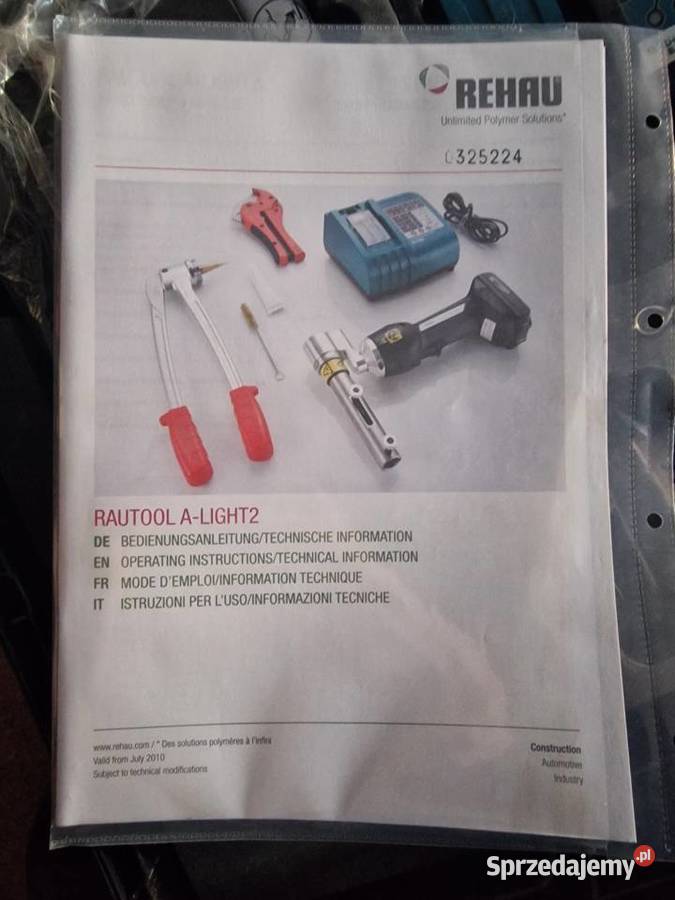 Zaciskarka akumulatorowa REHAU Oława sprzedam