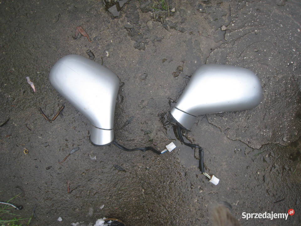 Lusterko zewnętrzne prawe srebrne Mitsubishi Rok produkcji 2002 Lusterka zewnętrzne Kraków