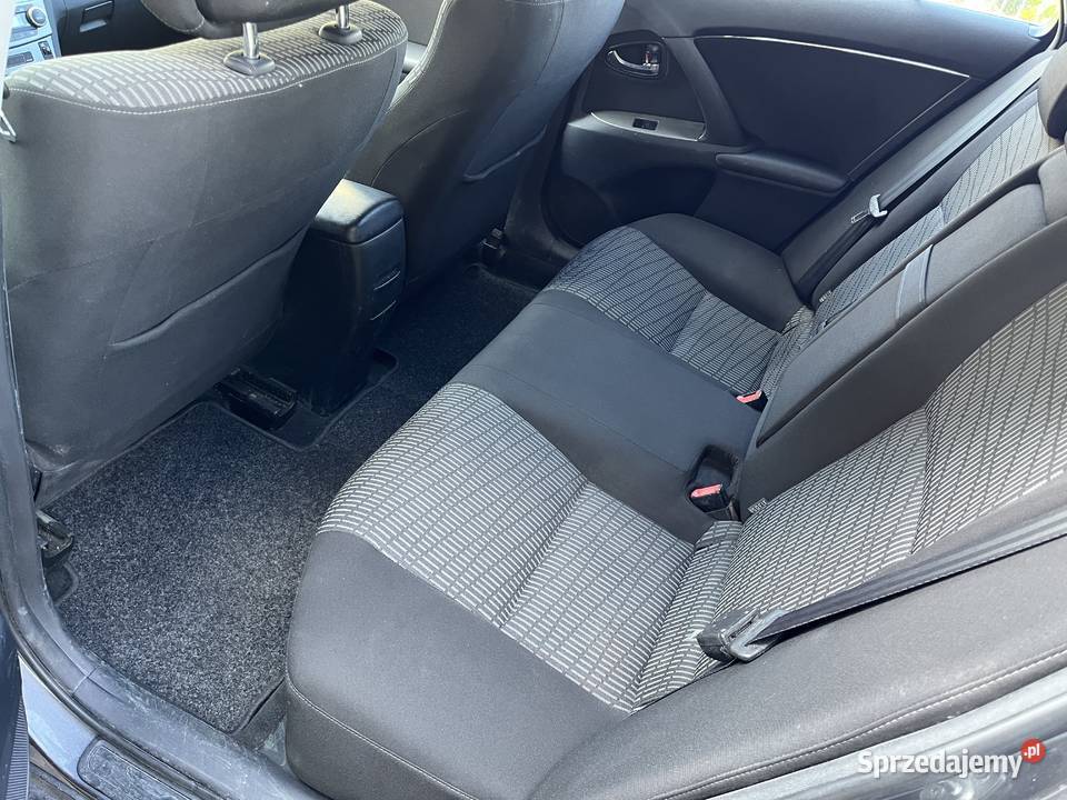 Toyota Avrndis T27 20D 126 koni