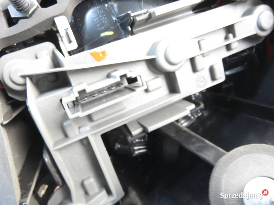 LAMPA LEWA TYLNA VW GOLF VI Variant AJ5