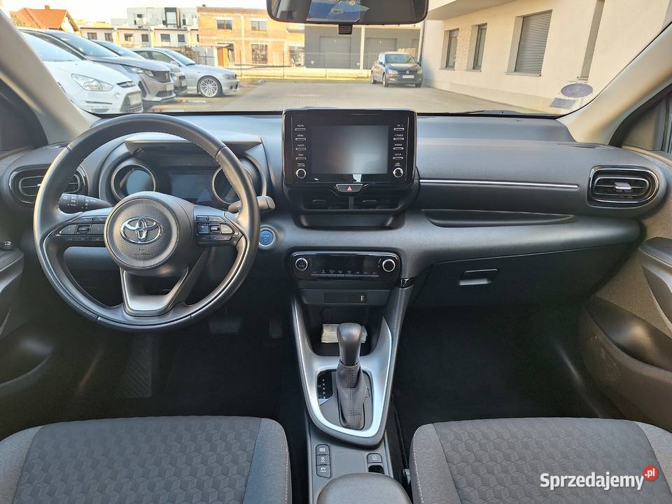 Toyota Yaris Toyota Yaris Hybryda nieuszkodzony
