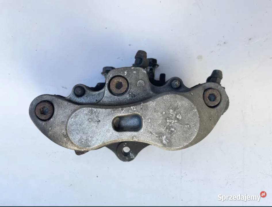 zacisk hamulcowy przód Suzuki AN 250 Burgman