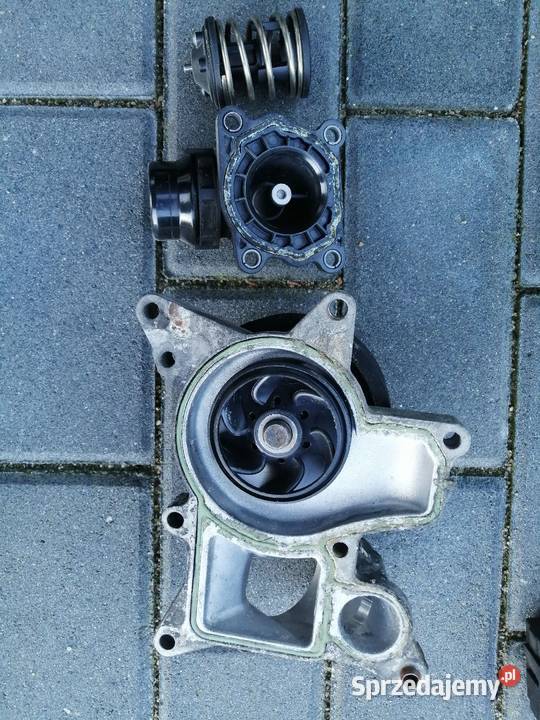Pompa wody i termostat BMW 535 d F 1011 Jasień sprzedam