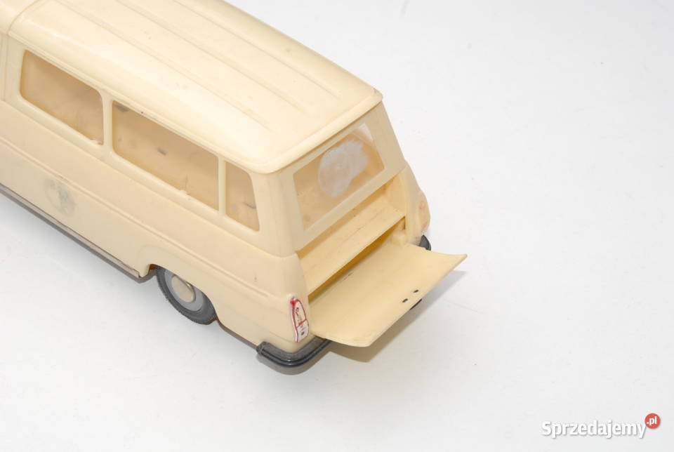 Stara zabawka samochód Skoda 1203 karetka antyk Cieszyn