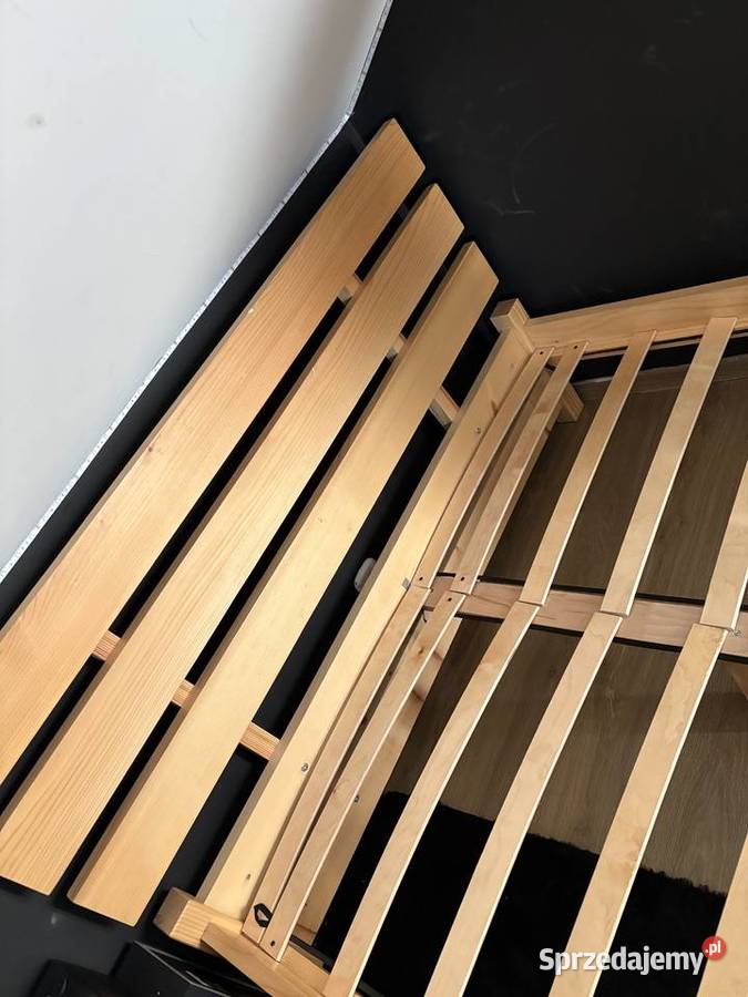 Drewniane łóżko ze stelażem Konin sprzedam