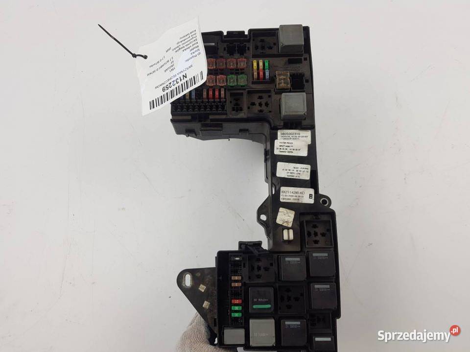 SKRZYNKA BEZPIECZNIKÓW 8X2T14A003AA JAGUAR XF I Lipno sprzedam