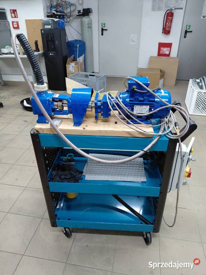 Pompa przemysłowa z silnikiem elektrycznym na