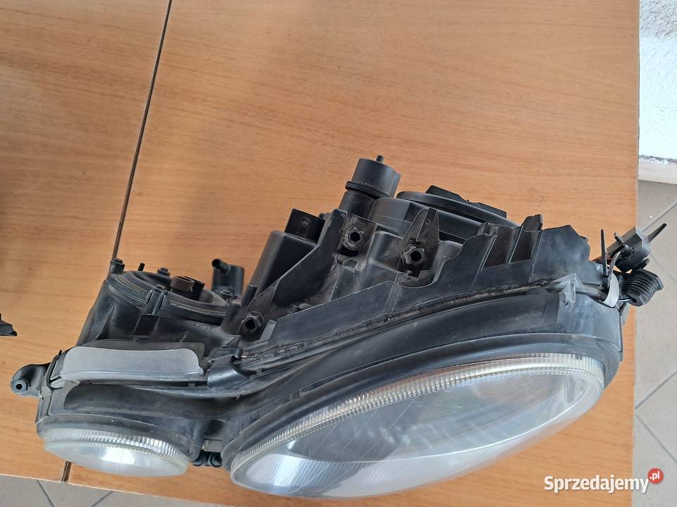 Mercedes W211 lampy przednie E klasa osobowe Lampy przednie Chocz