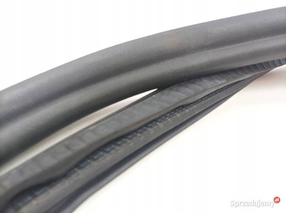 USZCZELKA DRZWI PRAWY PRZÓD PASAŻERA KAROSERYJNA