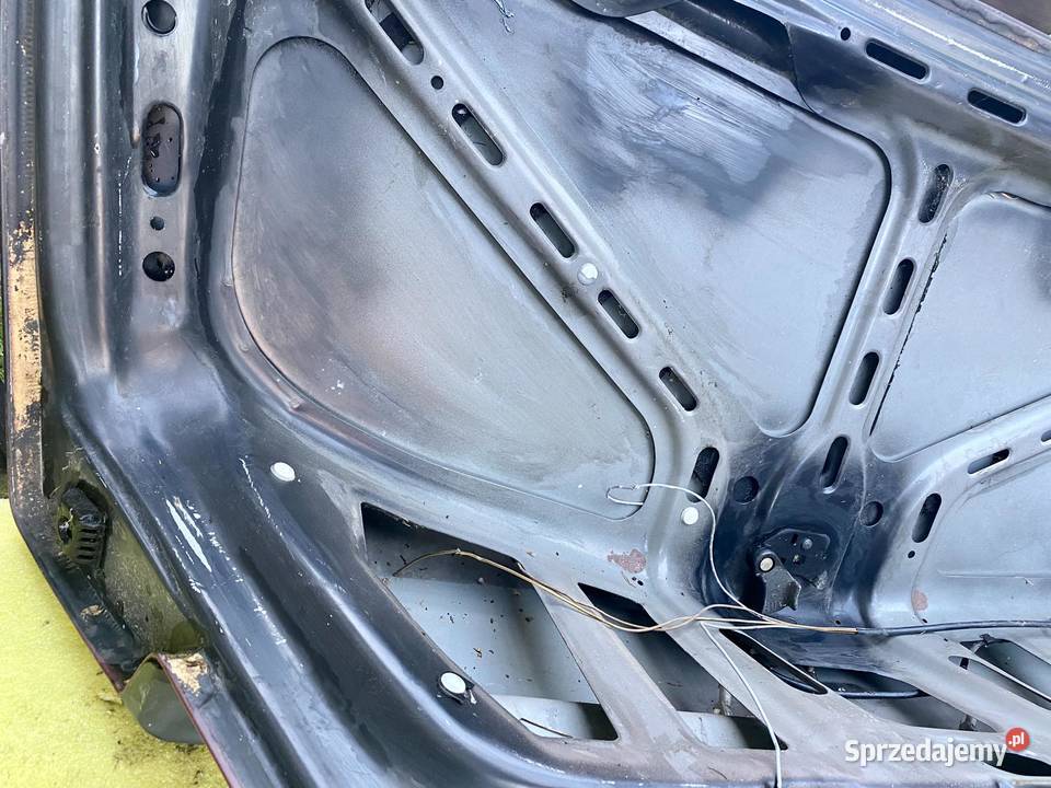 MercedesBenz E W124 Klapy bagażnika bez rdzy części blacharskie Łagiewniki