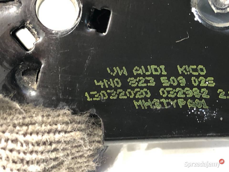 ZAMEK MASKI PRAWY AUDI A8 D5 SedanLimuzyna osobowe podkarpackie