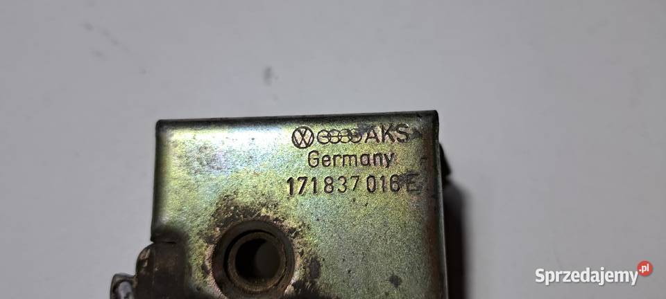 Zamek drzwi prawy przód VW Golf Passat Santana pomorskie Luzino sprzedam